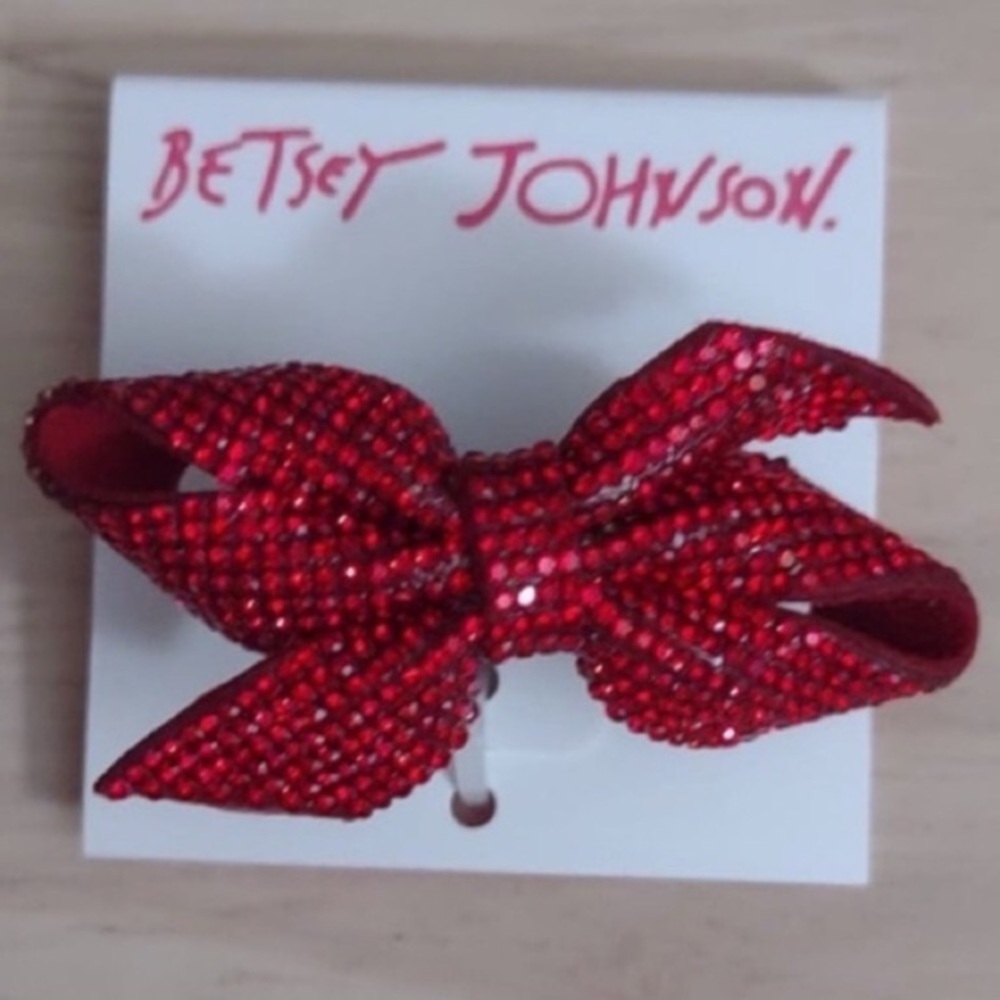 BETSEY JOHNSON Christmas Red
Crystal Ribbon Bow Adjustable Stretch Ring NEW NWT